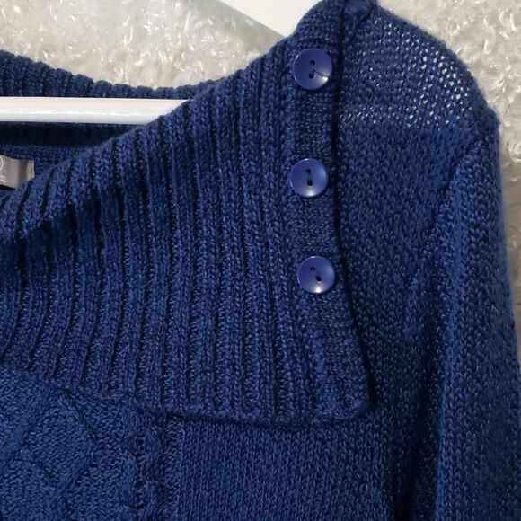 NWOT Blue sweater with button detail - Picture 3 of 4